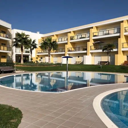 Marina Bleu Magnifique Standing Vue Piscine